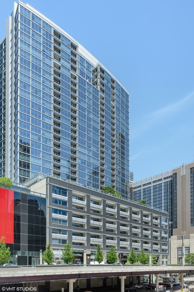Building Photo - 240 E Illinois St