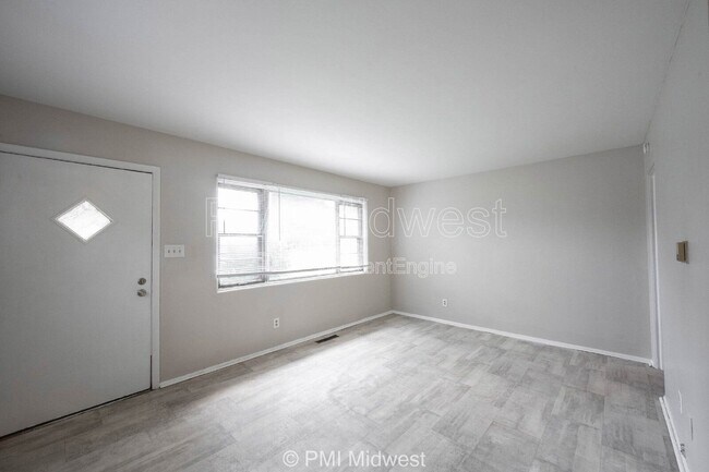 Foto del edificio - 5820 Grandview Dr