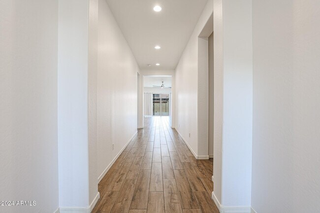 Foto del edificio - 9226 W Meadowbrook Ave
