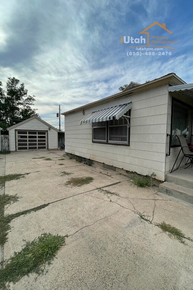 Foto del edificio - 3819 Raymond Ave
