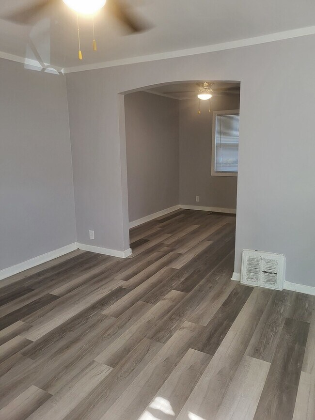 Foto del edificio - 2548 E 96th St