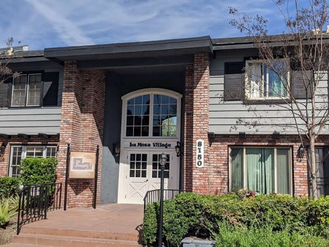 Foto principal - 1 Bedroom-1 Bathroom Single Story Condo in...