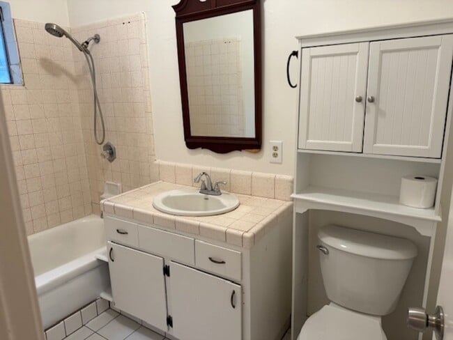 Building Photo - 3-Bedroom, 1-Bathroom Home on 2 Acres in A...