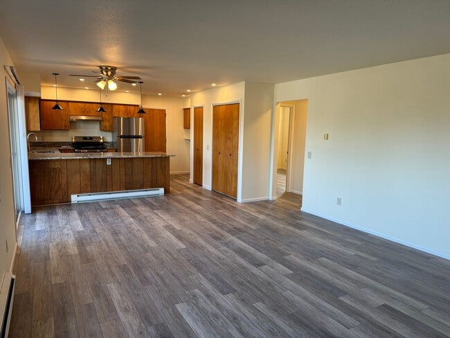 Building Photo - 2166 Eastview Pl