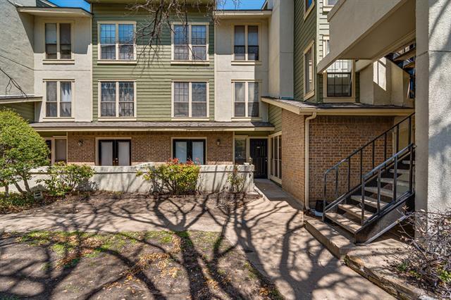 Foto del edificio - 9611 Walnut St