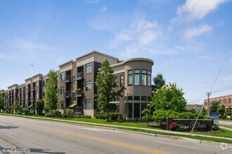 Building Photo - 500 N Northwest Hwy