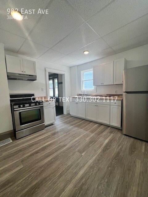 Building Photo - Spacious 3 bedroom home for rent - Akron