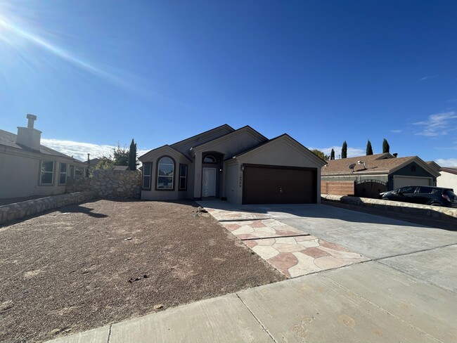 Building Photo - 14344 Desert Shadow Dr