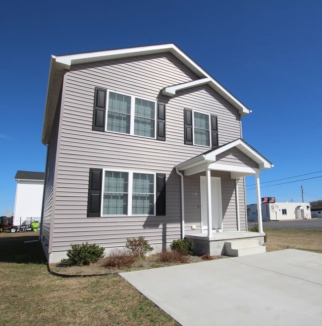 Building Photo - Modern Home for Immediate Occupancy – Avai...