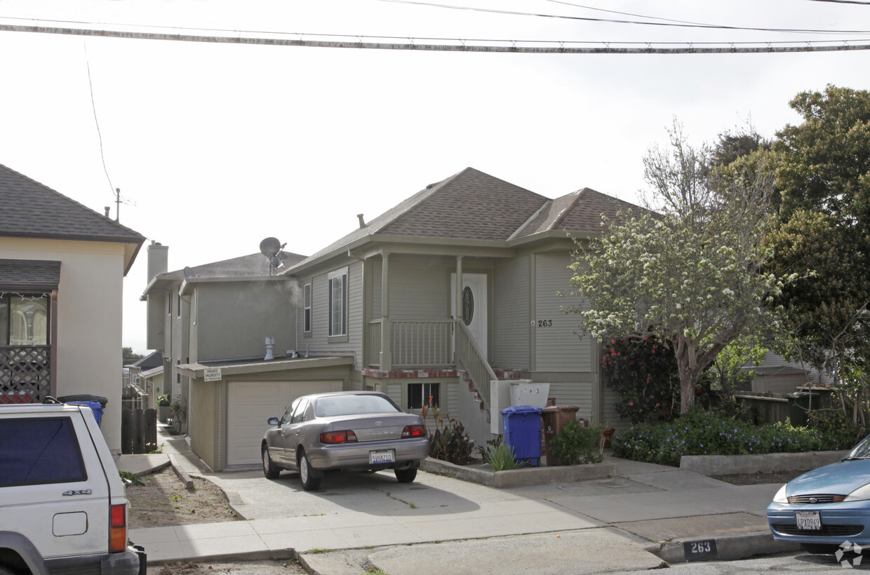 Primary Photo - 263 Monroe St