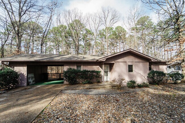 Building Photo - 2 bed, 2 bath newly renovated