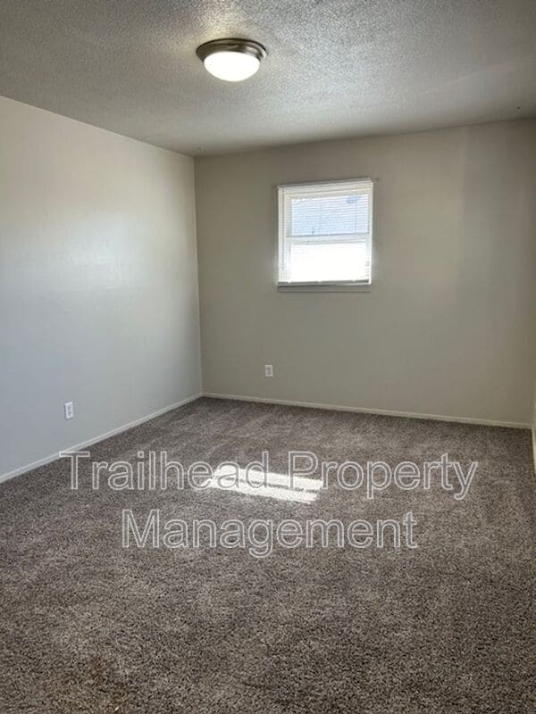 Foto del edificio - 3327 S Oxford Ave