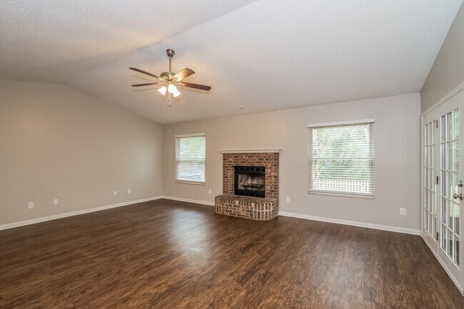 Foto del edificio - 1425 Panther Run Rd