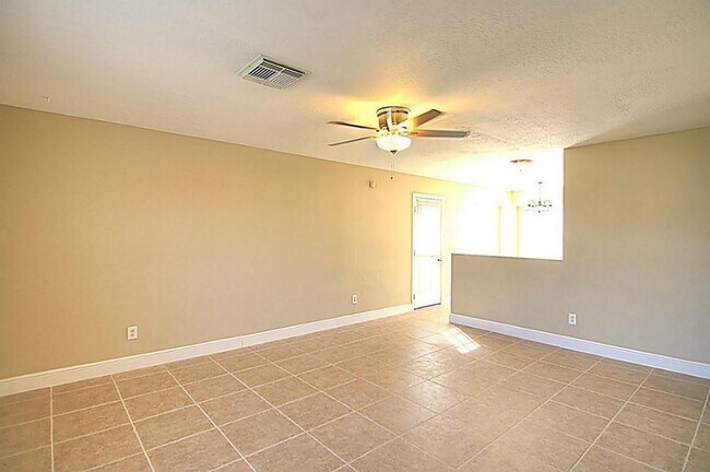 Building Photo - 12306 Greenglen Dr