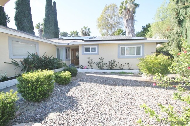 Building Photo - 15170 Andorra Way