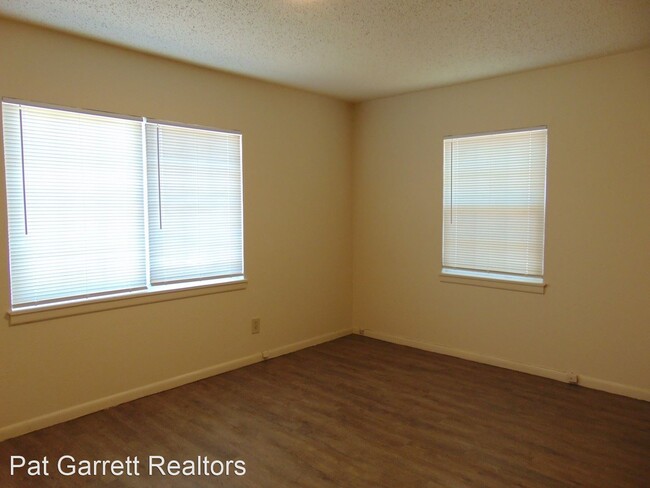 Foto del edificio - 2 br, 1 bath House - 4808 Canton Ave.