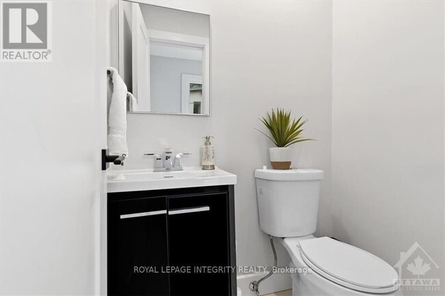 Building Photo - 10 Quill St