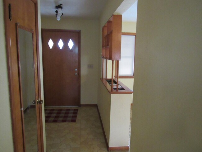 Building Photo - 601 Michael Ct