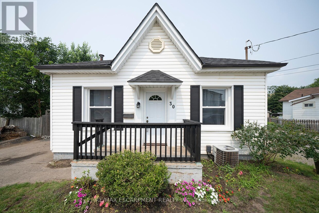 Primary Photo - 30 N Park St