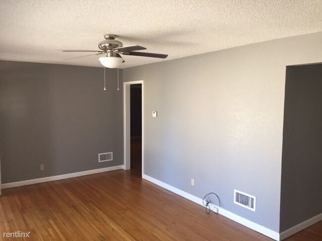 Building Photo - 3701 E Funston St