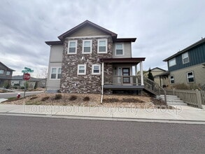 Building Photo - 1303 S Oak Ct.