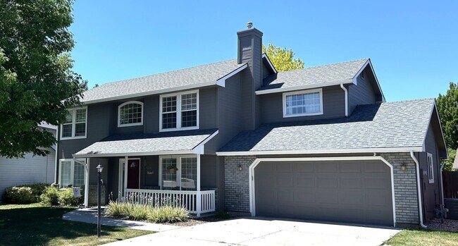 Building Photo - 4 Bedroom in West Boise Available Now