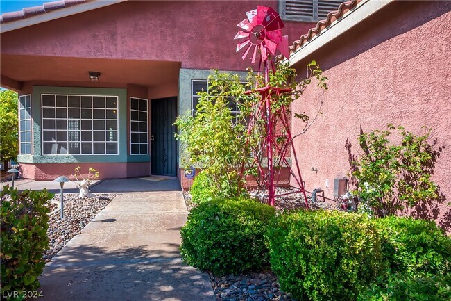 Foto del edificio - 386 Eveningside Ave