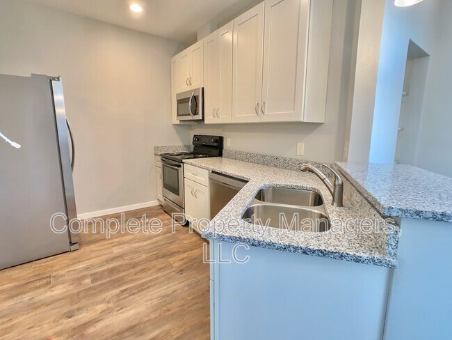 Foto del edificio - 207 E 4th St