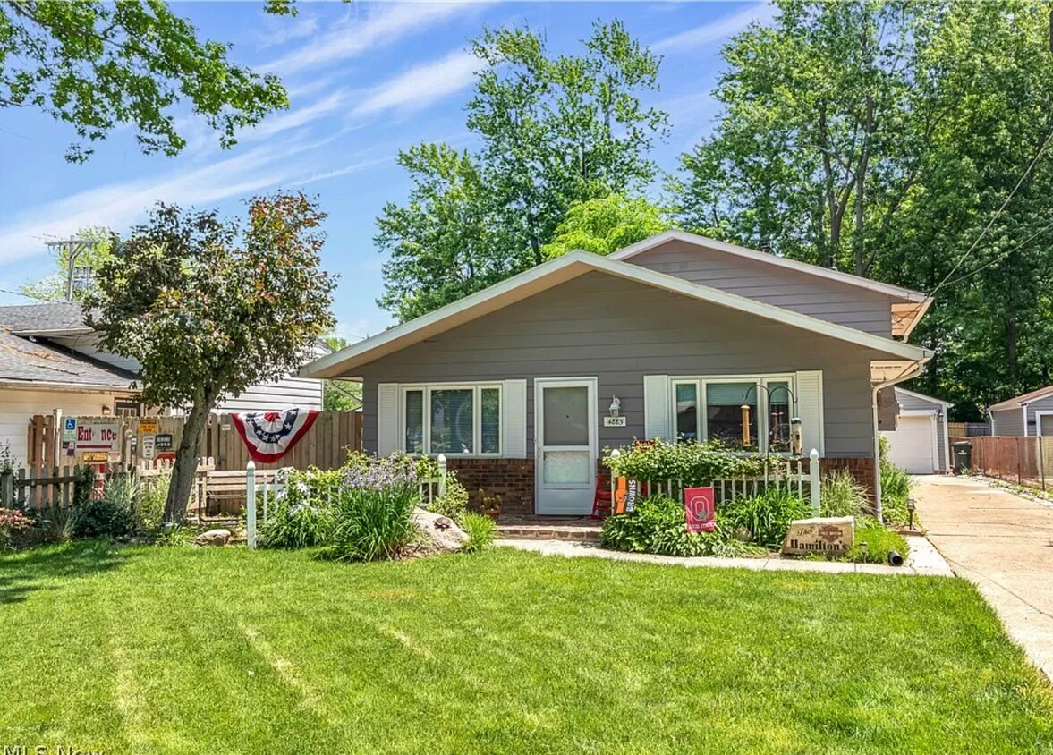 Primary Photo - 4885 Lear Nagle Rd