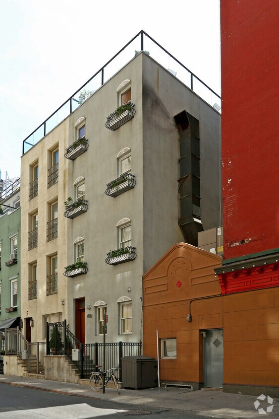 Primary Photo - 1 Centre Market Pl