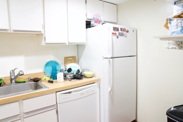 Building Photo - 390 Riverway