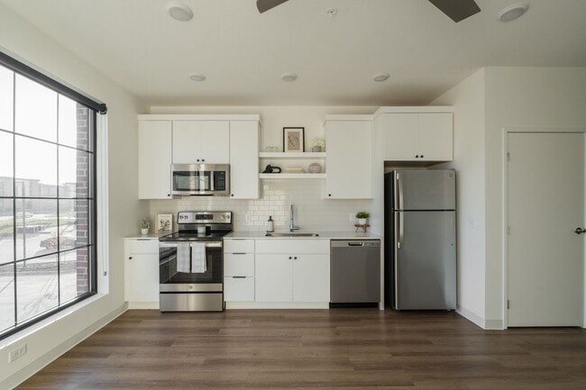 Interior Photo - Reserve At Jordan Creek