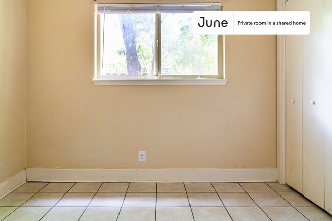 Foto del edificio - Room in Shared 3 bed/2 bath home