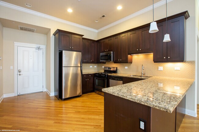 Foto del edificio - 2730 N Ashland Ave
