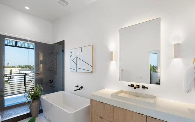 Foto del edificio - 7407 E Minnezona Ave