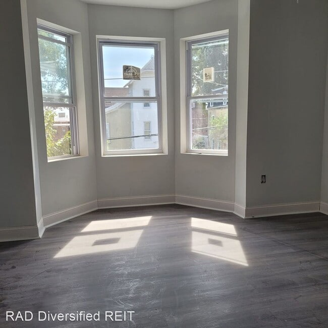 Building Photo - 5 br, 3.5 bath House - 141 W Apsley St