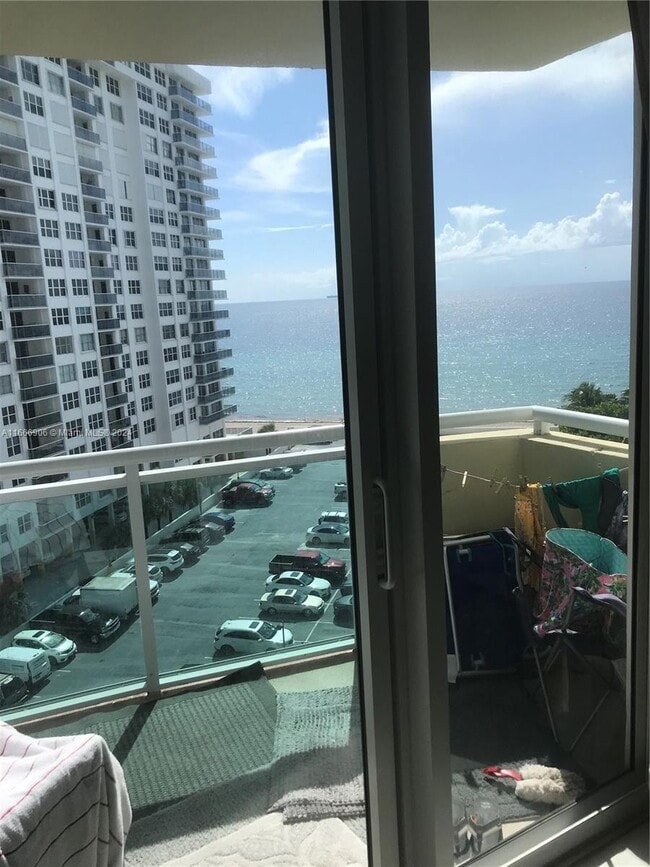Building Photo - 3001 S Ocean Dr