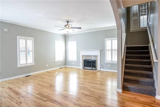 Foto del edificio - 587 Delbridge St NW