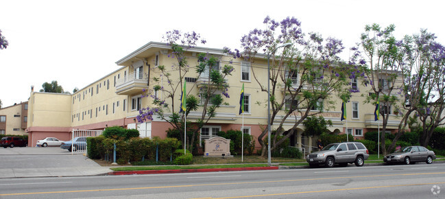 Foto del edificio - Tarzana Courtyard