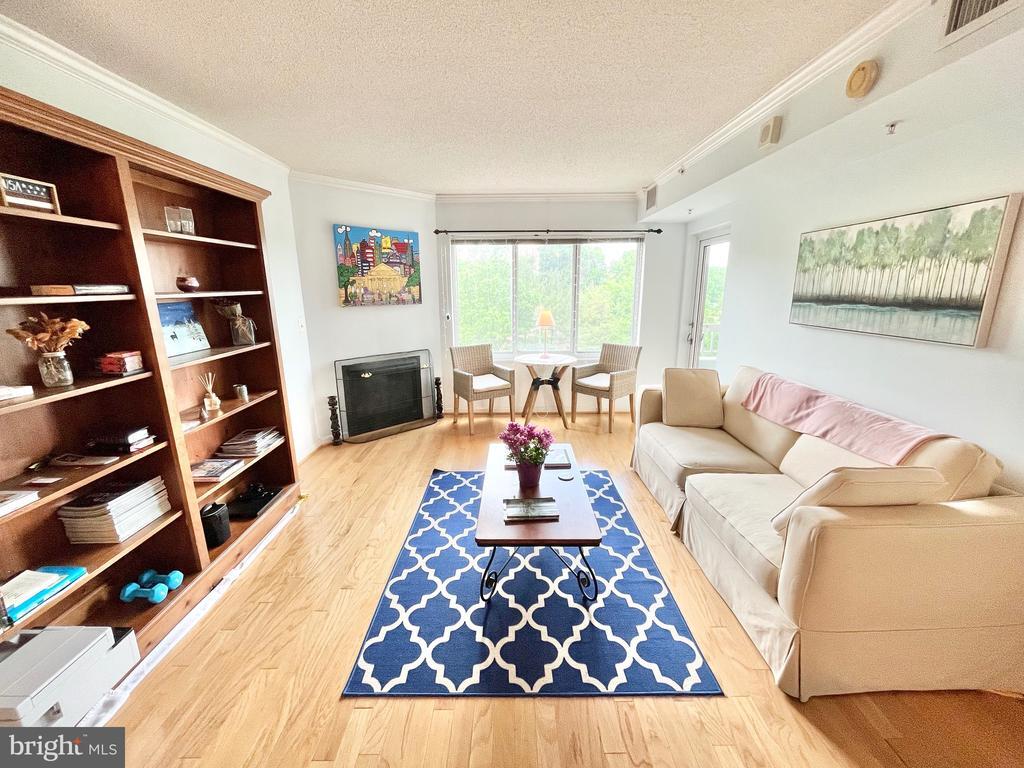 Primary Photo - 3101 N Hampton Dr