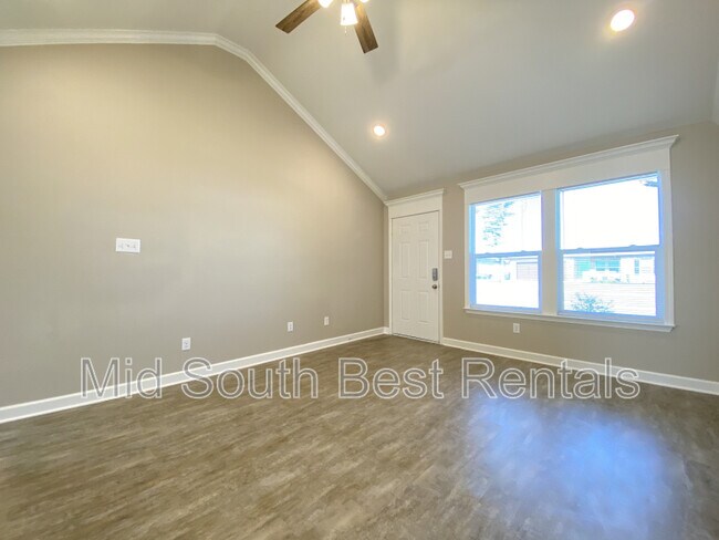 Building Photo - 108 Magnolia Cr
