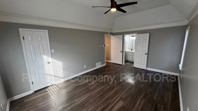 Building Photo - 2452 Dove Glen Cove