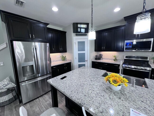 Foto del edificio - 2764 Crestline Rd