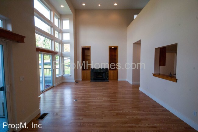 Building Photo - 3027 NW Montara Loop