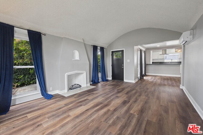 Foto del edificio - 2850 Potomac Ave