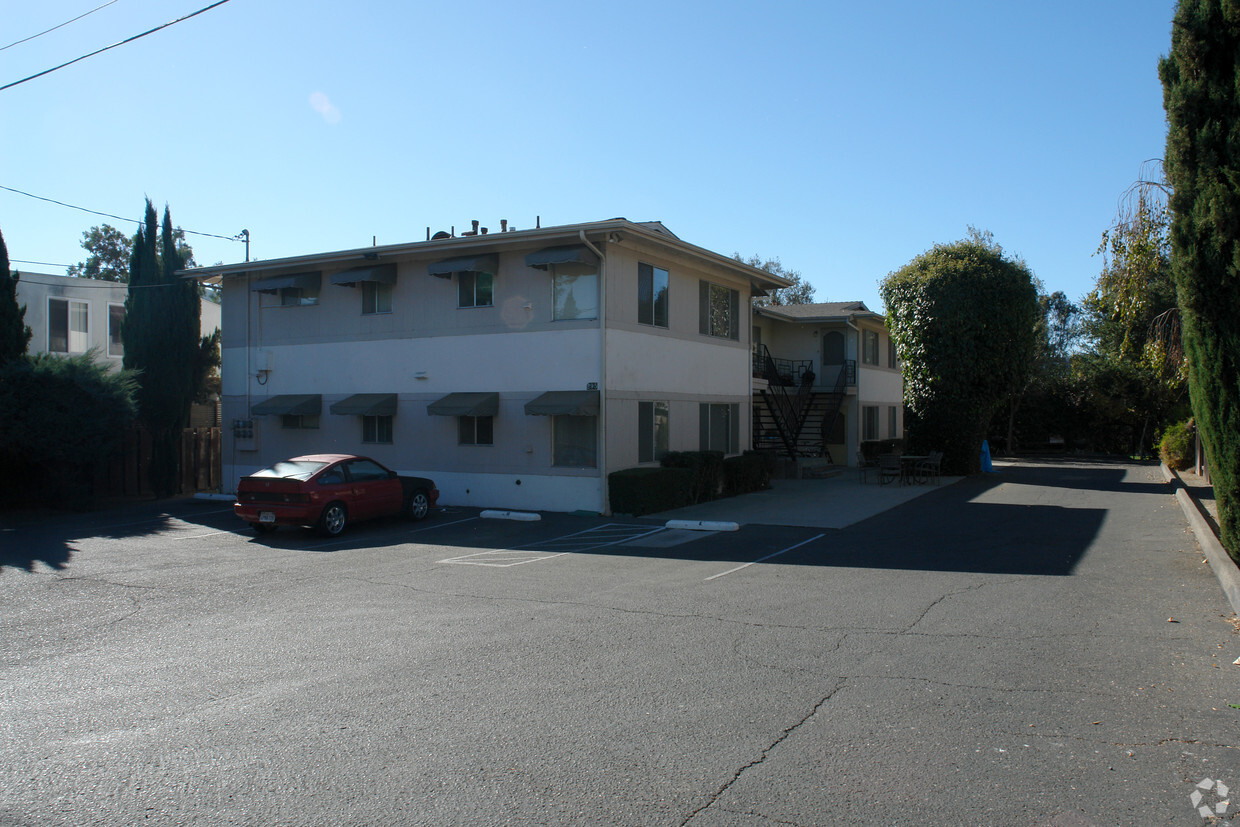 Primary Photo - 293-295 5th St