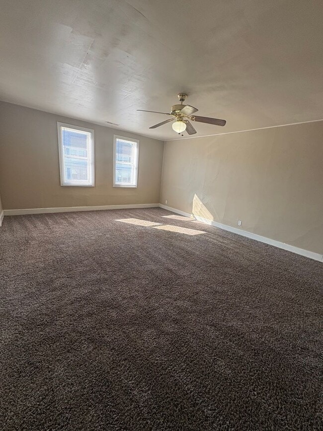 Building Photo - 107 E Hickman St