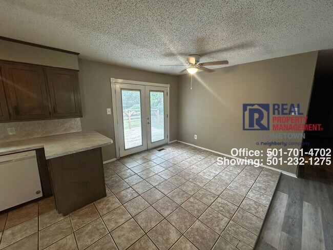 Building Photo - 110 Robinwood St