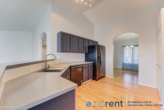 Building Photo - 3 br, 2.5 bath House - 1116 Fitz Hugh Dr S...
