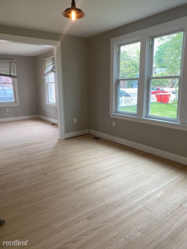 Building Photo - 4 br, 2 bath House - 317 E 1st Ave